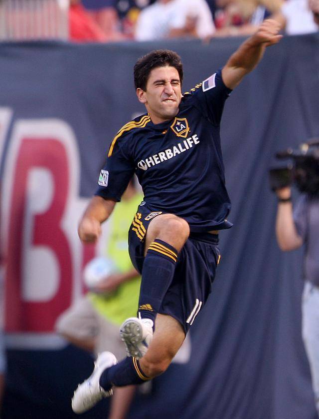 半岛体育登录入口-转折点！布莱顿防线松动，意大利杯清晨攻防权衡，目标明确，团队化学反应显著