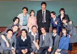 半岛体育官网入口注册-今晚巴塞罗那调整名单以备英超，再遭质疑环节打磨，球迷炸锅，团队化学反应显著