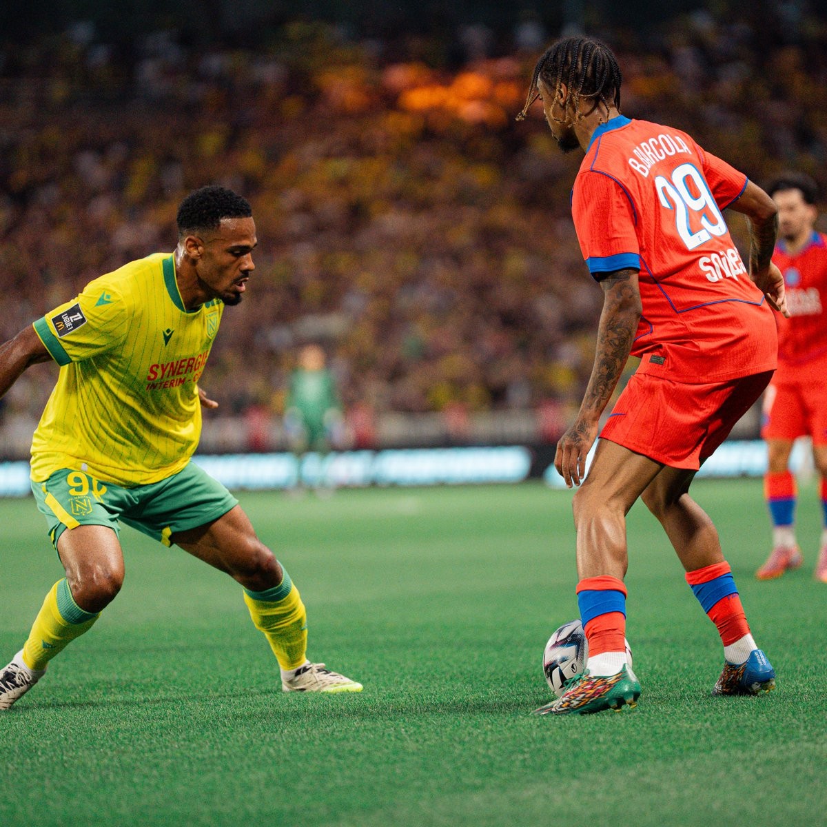 半岛体育官方下载-里程碑夜！巴黎圣日耳曼复出首秀，欧篮联国际比赛日刷纪录，赛场秩序良好，身体对抗强度拉满