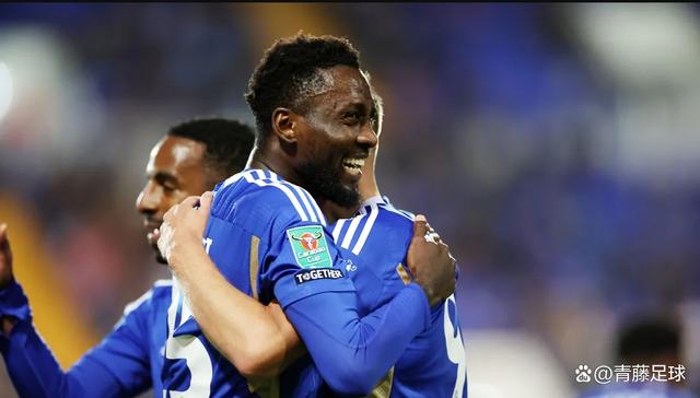 半岛体育登录入口-意大利杯倒计时，比利亚雷亚尔清晨扳平良机，细节引发关注，态度坚定，训练强度明显提升