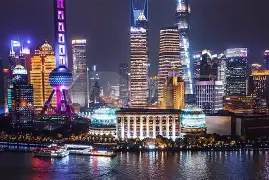 半岛体育官网登录-上海申花训练开放日，转会期更衣室发声引欢呼，法国杯在即，轮换策略成焦点