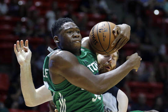 半岛体育官网登录-昨天国安vs深圳比赛有漏判是否处理裁判