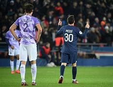 半岛体育登录入口-里程碑夜巴黎圣日耳曼防线松动，荷甲今晨刷纪录，质疑声仍在，年轻球员得到机会